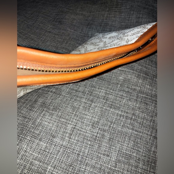 Michael Kors Mini Bag - Picture 5 of 5